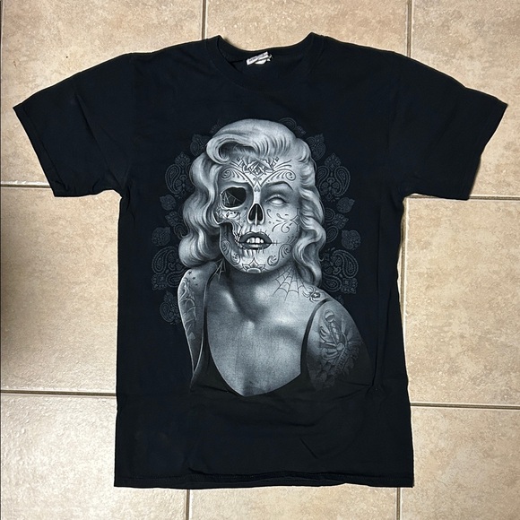 Tops - Black T-Shirt with Skull Art